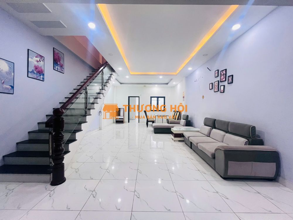 Bán nhà 1 trệt 1 lầu tại Bến Cát, cạnh trường Đại học Việt Đức