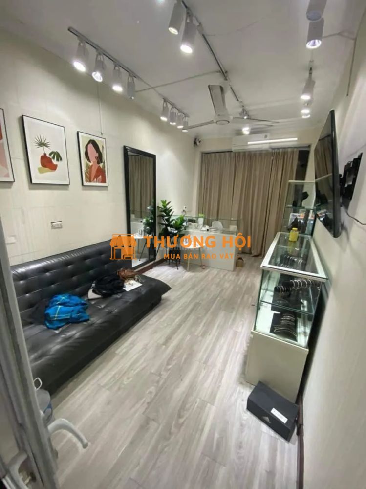 Cực hiếm !!! Nhà phố Hào Nam, 30m², 4 tầng, giá chỉ 5.6 tỷ