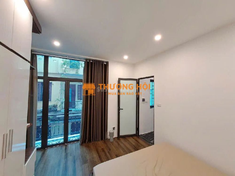 Hiếm! Quốc Tử Giám 25 m, 4 tầng, 3 ngủ, 3 vệ sinh,80 m ra ô tô, khu vực vịp Đống Đa, sổ đỏ cc,