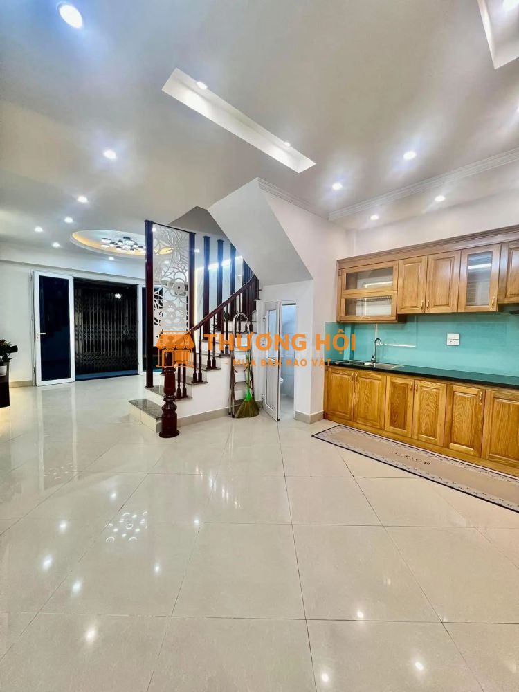 Bán Nhà Mặt Phố Láng Hạ 35M2 6T MT 9M, Chỉ 18 Tỷ Đống Đa Ô Tô Tránh Kinh Doanh Vỉa Hè Kinh
