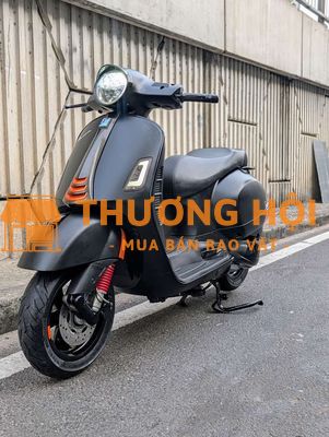 GTS SuperTech 300 HPE Màu Đen 2021