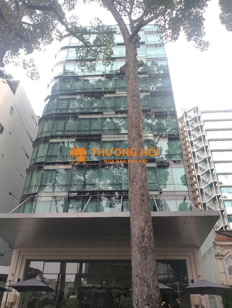 Chuyển nhượng khách sạn 4 sao Sương Nguyệt Ánh, Quận 1 (23x41m - 2 hầm 12 tầng)