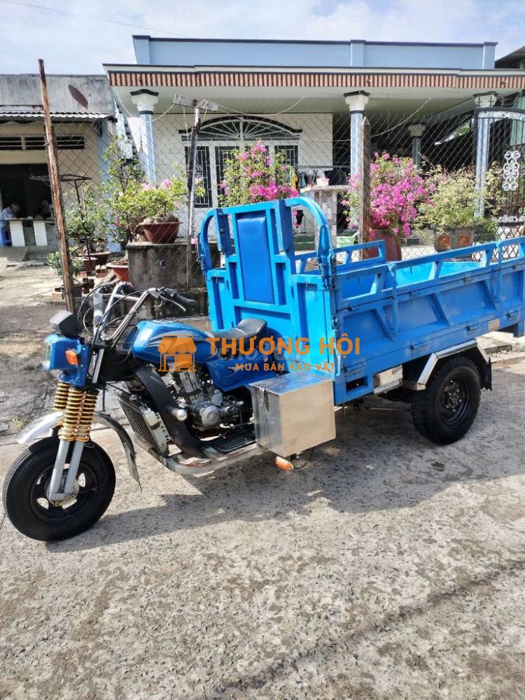 Xe mới 90%, đặc sắt dày sàn 3li,máy Rin 200 mạnh