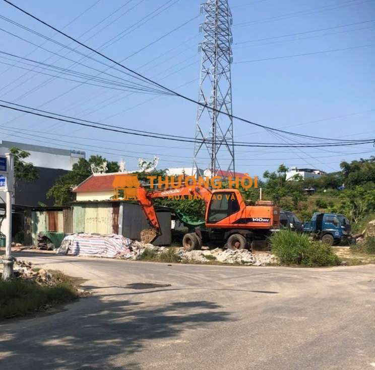 Xe nhiều ko có việc làm