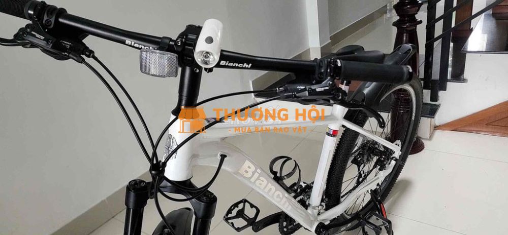 banichi chính hãng xe mới 100%