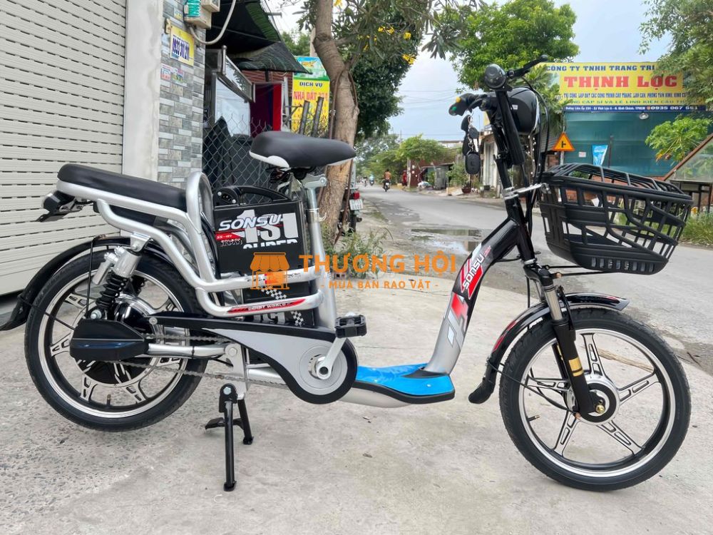 Nhà e cần thanh lý xe mới mua 2 tuần Còn BH3năm