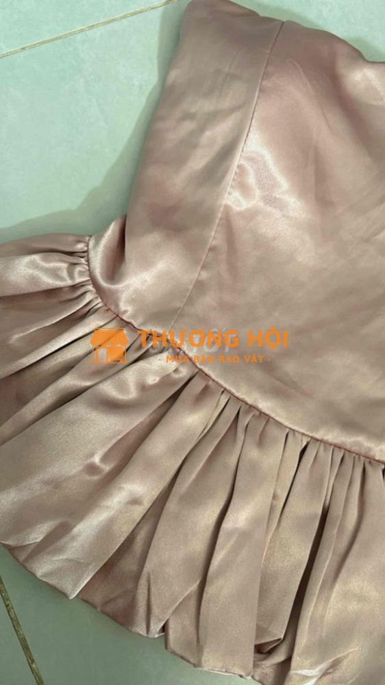 Thanh lý áo lụa cúp ngựcnhư hình