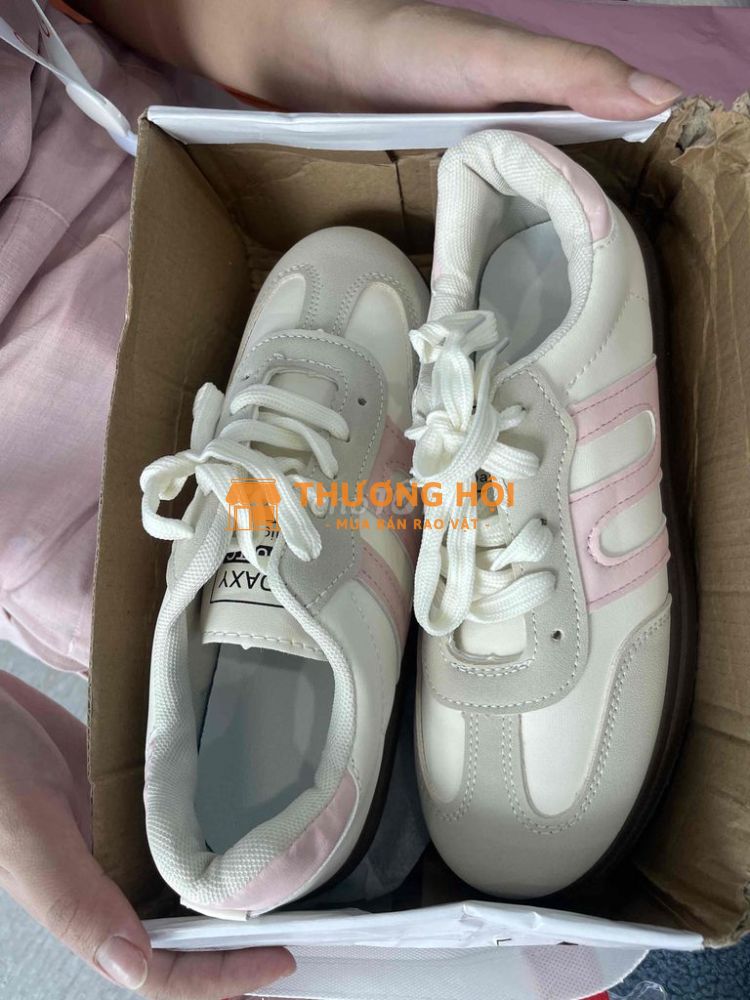 thanh lý giày new 100%, do mang không vừa. Size 38