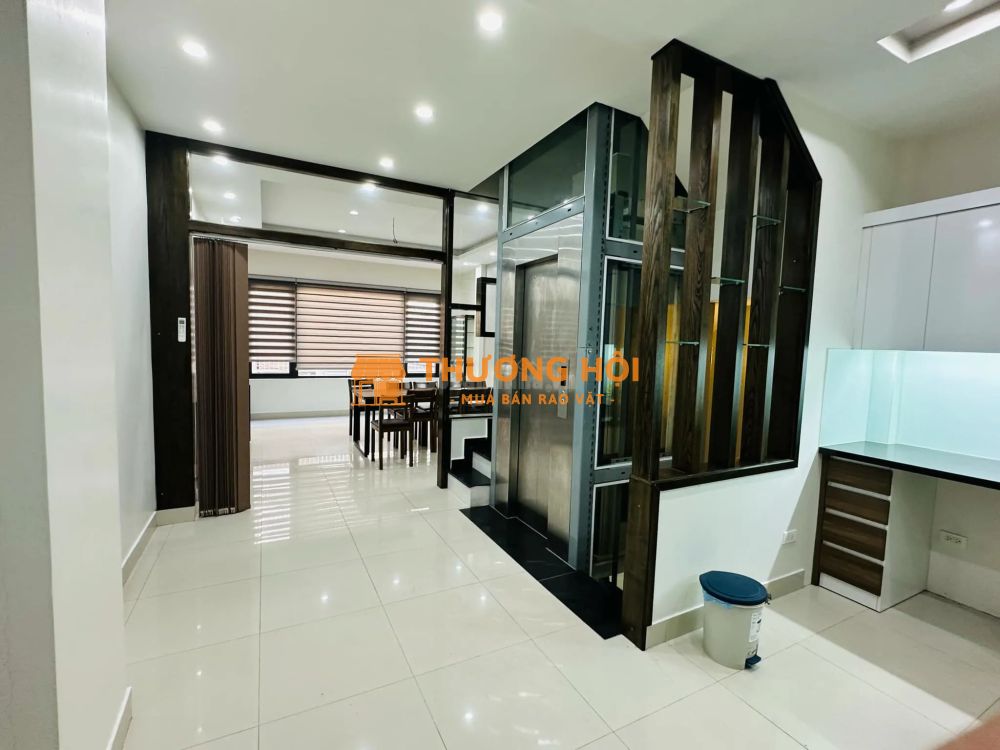 CHO THUÊ NHÀ 6 TẦNG VÕNG THỊ, HỒ TÂY, THANG MÁY, Ô TÔ 45M, MT 5M, FULL NỘI THẤT