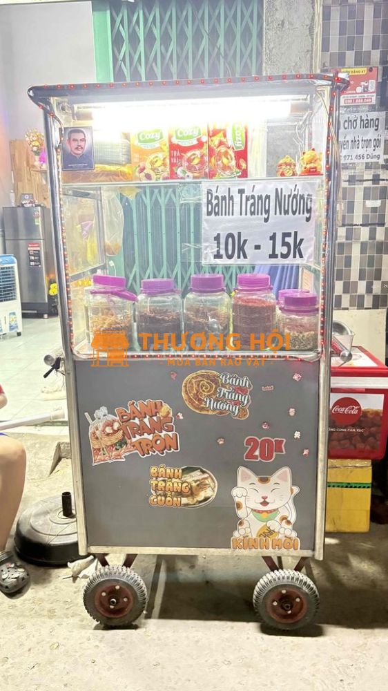 Xe bán đồ ăn vặt