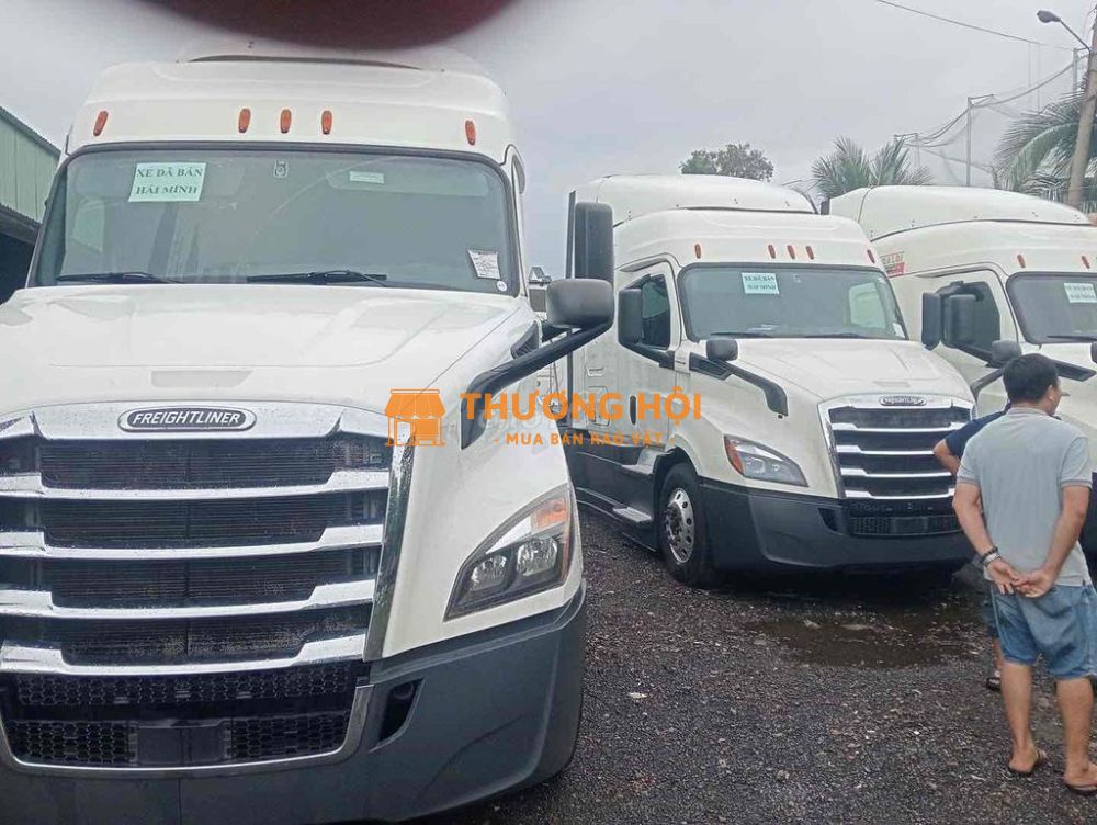 Bán đầu kéo Cascadia và cont lạnh 48