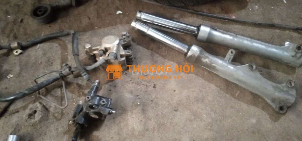 Phụt dầu sisius như hình