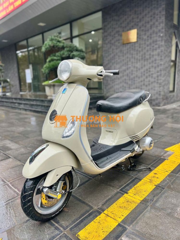 Vespa LX ie trà sữa biển Ba Đình