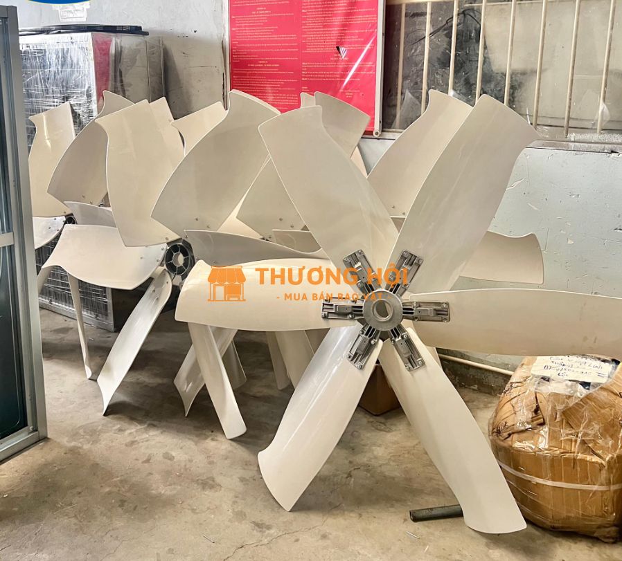 Quạt thông gió vuông cánh POM