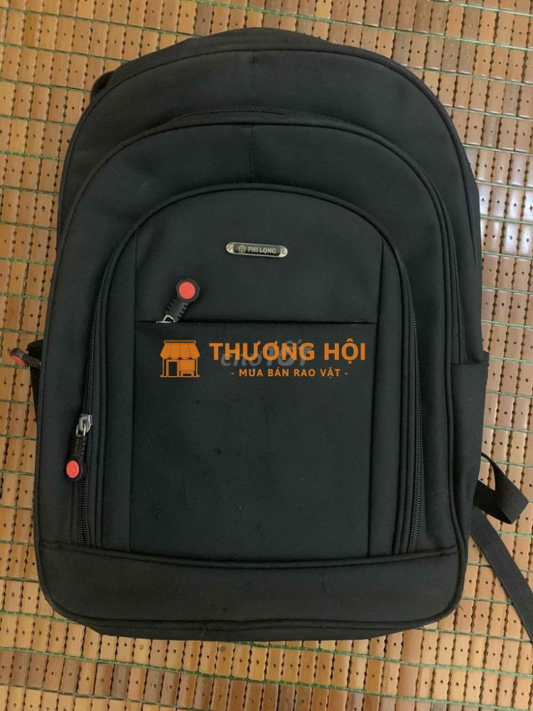 1/2 Balo đen to