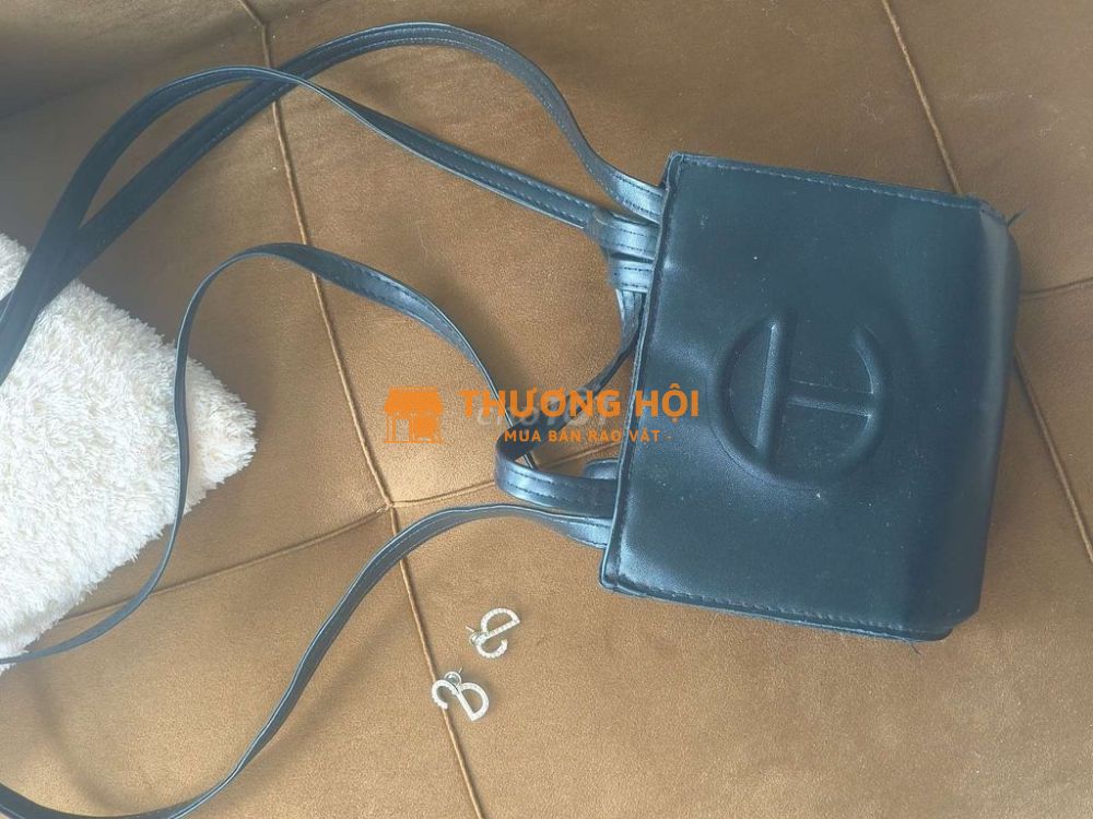 Dư dùng túi xách đen form đơn giản mix đủ kiểu