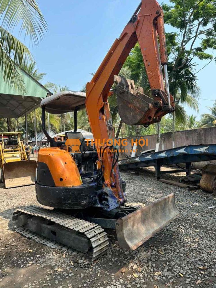 xe cuốc nhập nhật