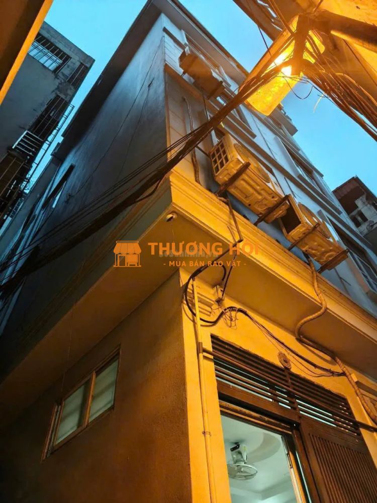 Siêu hot- Cho thuê nhà 5 tầng 38M2 tại Lĩnh Nam, Hoàng Mai, Hà Nội