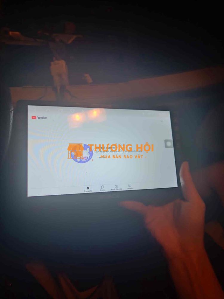 thanh lý màn hình ô tô xem đc ytb+camera trước sau