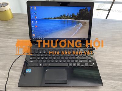 Bán gấp Laptop Toshiba Satellite 16in i3/6gb full tính năng.