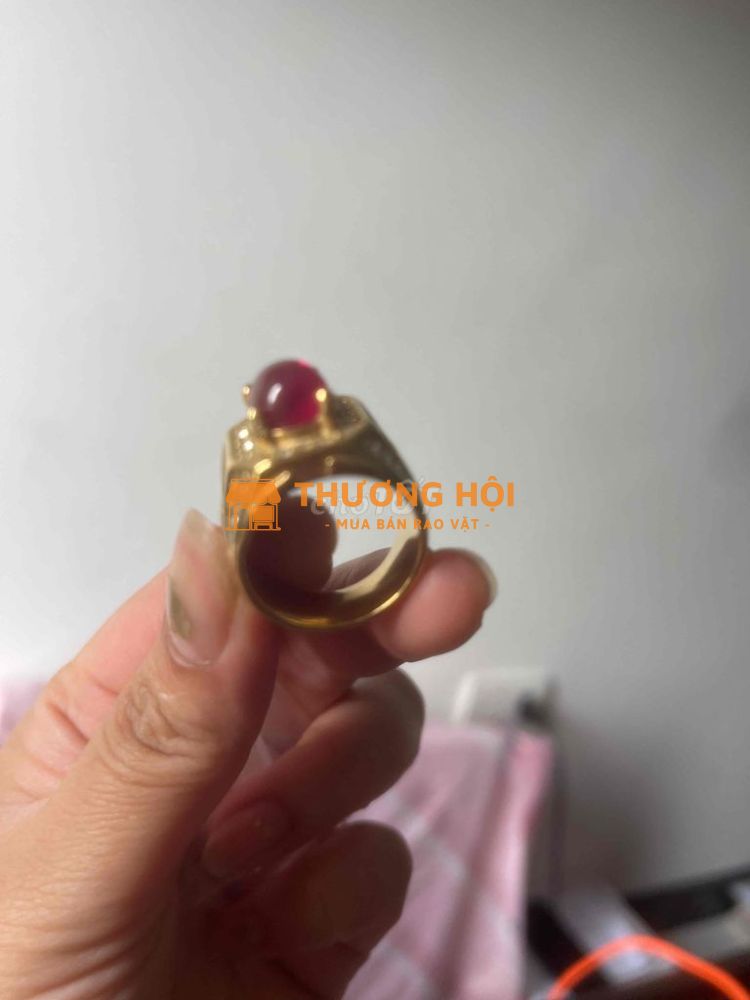 Nhẫn mặt đá Rubi