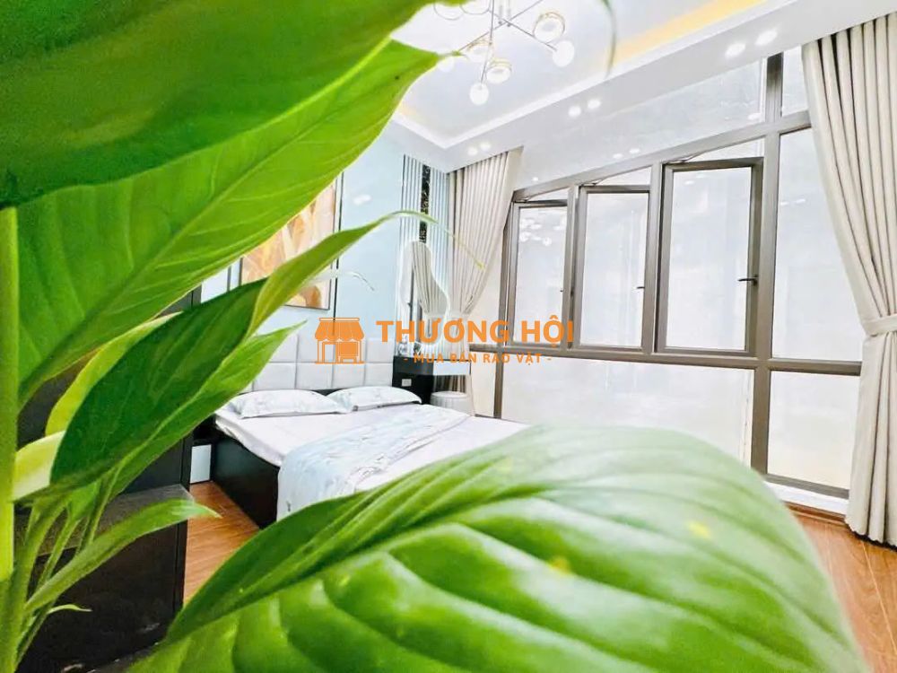Ngã tư Nguyễn Chí Thanh - Láng - Đống Đa - Ô tô vào nhà - nhà mới xịn - 40m - 6T - 14 tỉ