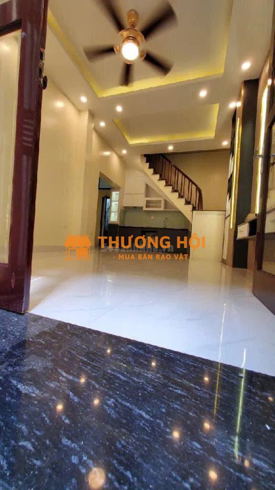 TÔN ĐỨC THẮNG-ĐỐNG ĐA 35M ,3 TẦNG, 3 NGỦ, NGÕ RỘNG 3 M, 50 RA Ô TÔ TRÁNH, SỔ ĐỎ CC. 5,2 TỶ