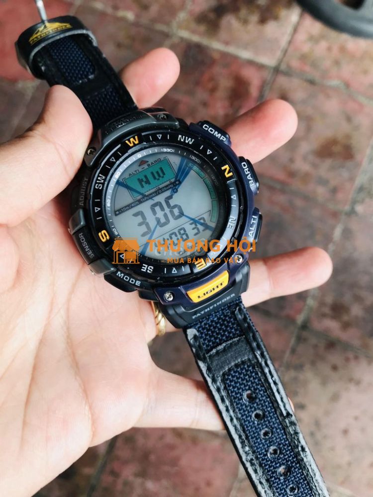 đồng hồ nam điện tử Casio protrek size 53mm