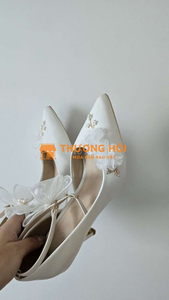 Pass giày cưới, mới mang 1 lần (2 tiếng).