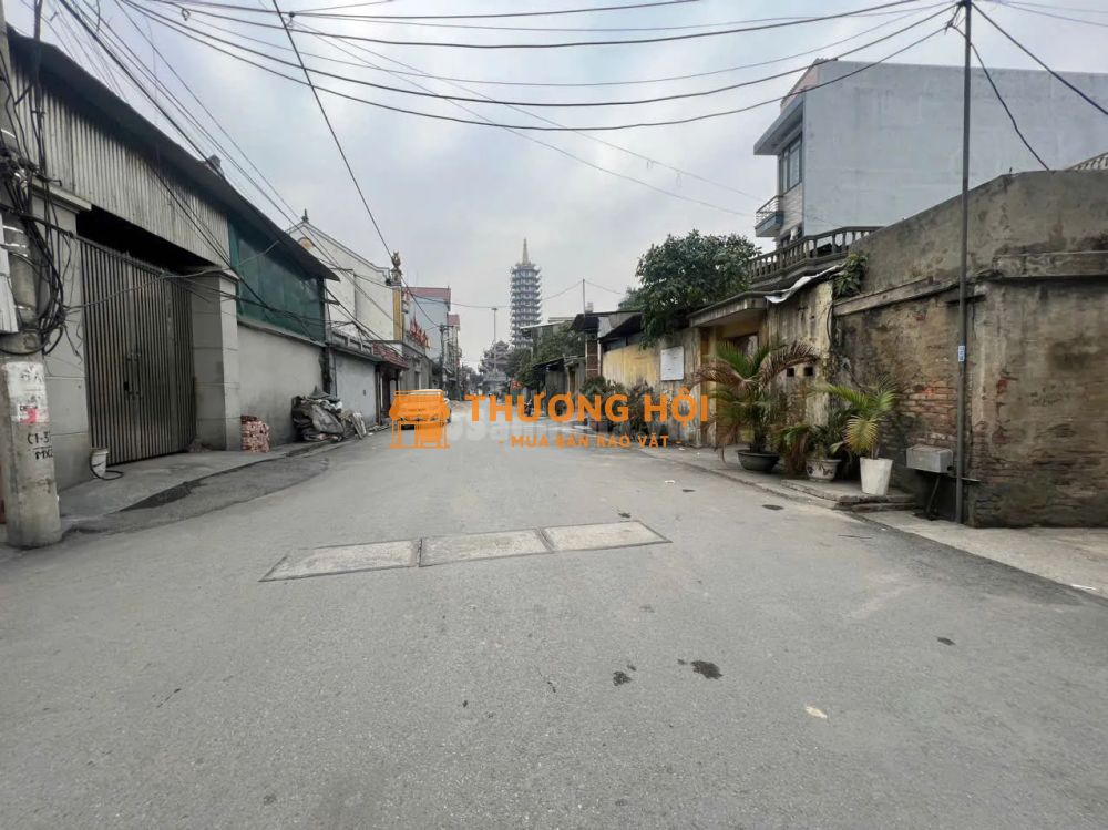 HÀNG VIP HÀNG VIP - TIẾN BÀO - PHÙ KHÊ - TỪ SƠN - BẮC NINH ĐƯỜNG 2 Ô TÔ TRÁNH NHAU PHÓNG ẦM ẦM