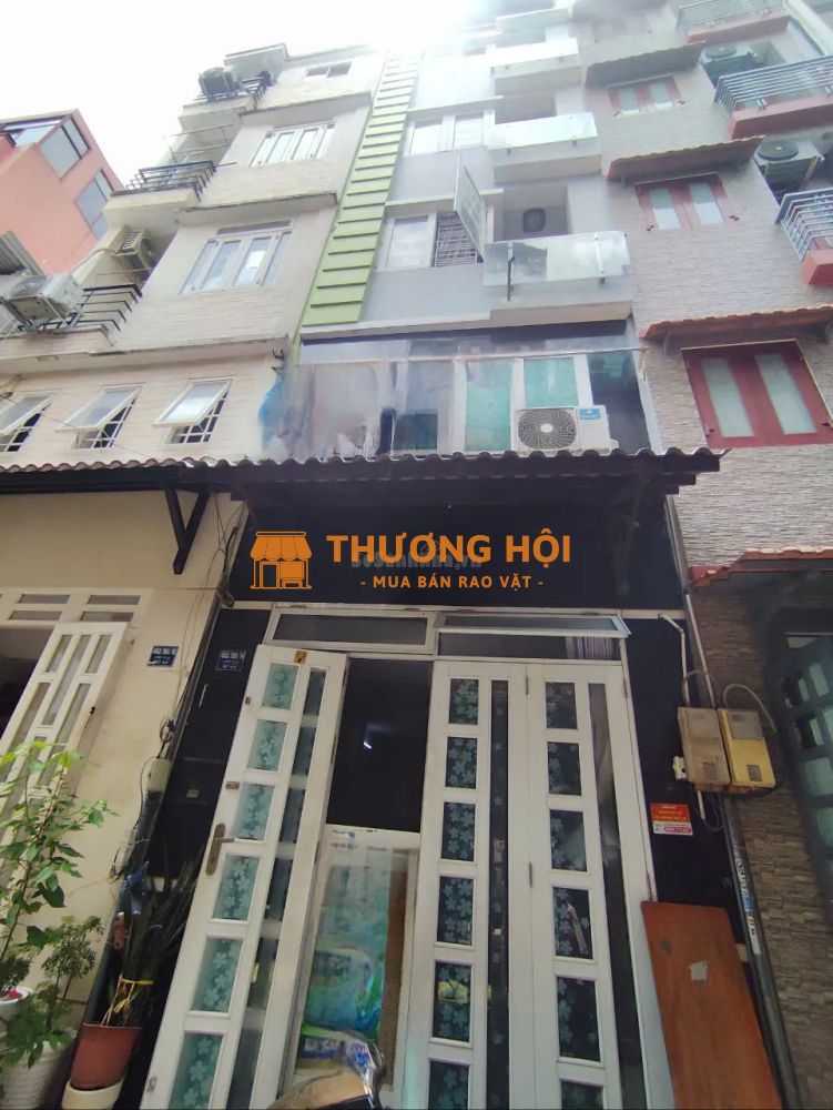 Cho thuê nhà 3 tầng 1 tum, 4 ngủ,3 WC ngõ 189 Thanh Nhàn, đối diện công viên tuổi trẻ