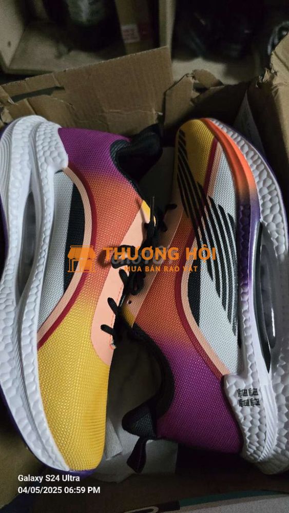Giày thể thao size 44