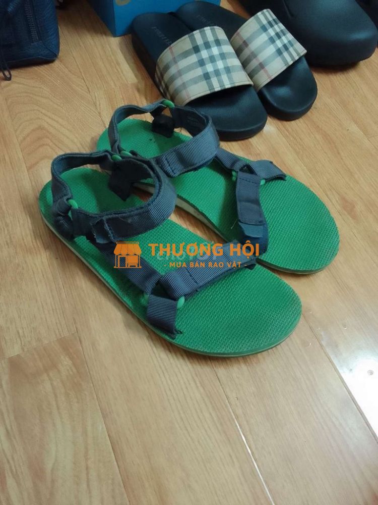 Sandals Teva Hoa Kỳ