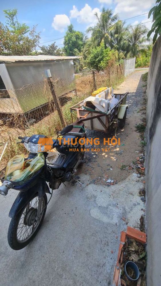 Xe máy + thùng lôi có nhíp