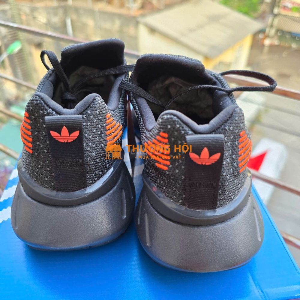 Pass giày adidas chính hãng, mua về đi k hợp chân