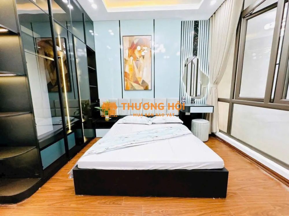 Ngã tư Nguyễn Chí Thanh - Láng - Đống Đa - Ô tô vào nhà - nhà mới xịn - 40m - 6T - 14 tỉ