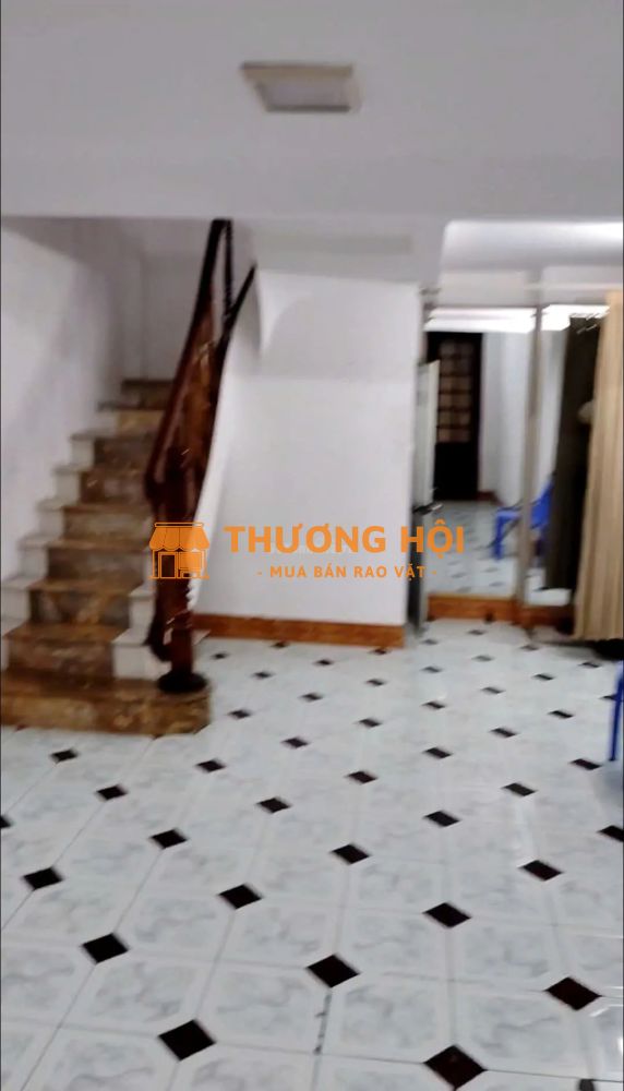 Cho thuê nhà ngõ 102 Trường Chinh, 4.5 tầng x 35m2, 12 Triệu làm kho, KD online, văn phòng