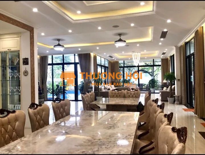 Bán khách sạn tc 5* trung tâm Bãi Cháy- Hạ Long, 32 phòng, đi bộ 2p ra bãi tắm, cạnh công