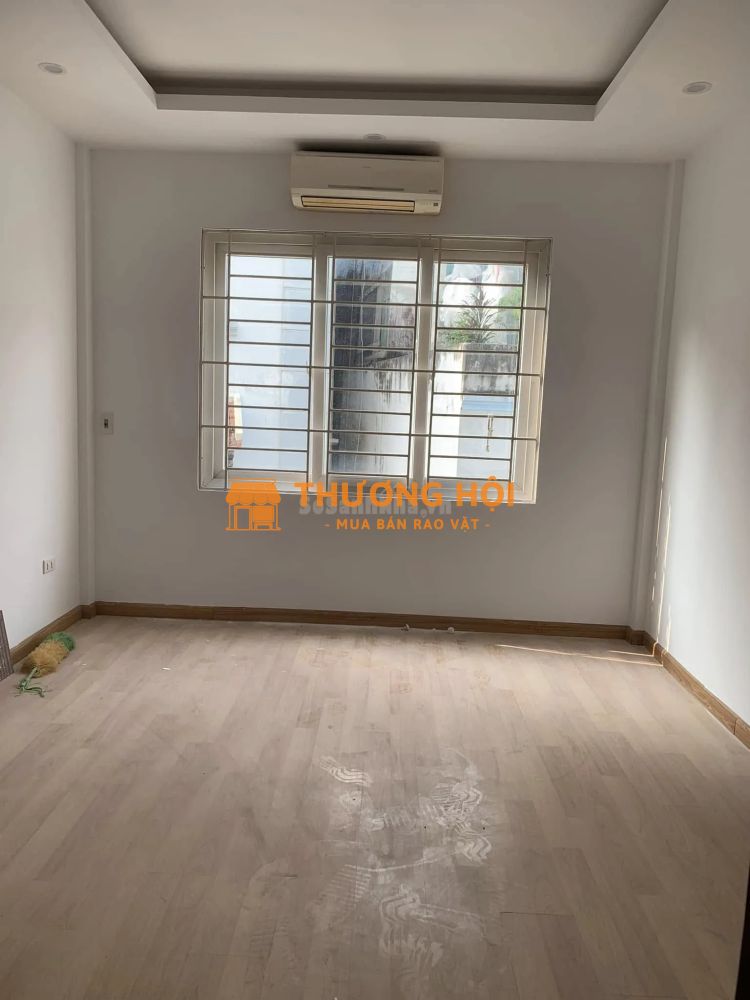 BÁN NHÀ ĐẸP PHÙNG CHÍ KIÊN, 6 TẦNG THANG MÁY, Ô TÔ VÀO NHÀ, GIÁ 15,7 TỶ