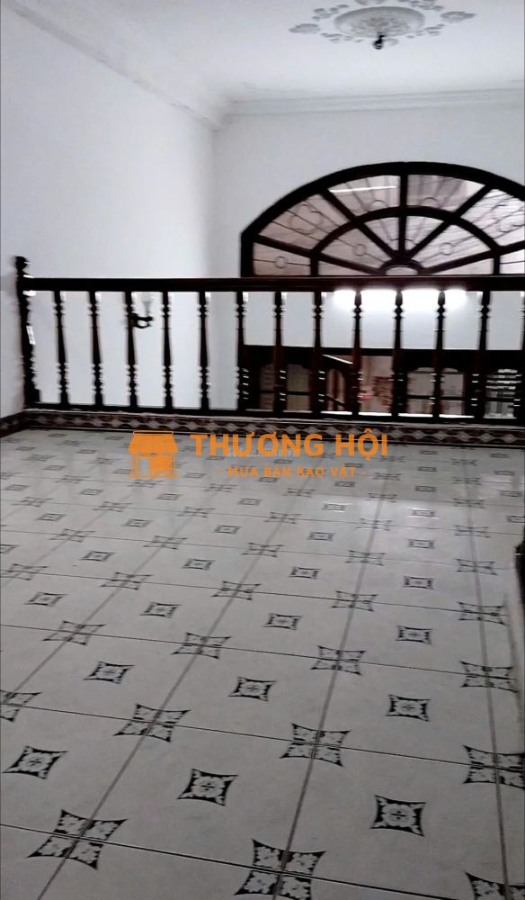 Cho thuê nhà ngõ 102 Trường Chinh, 4.5 tầng x 35m2, 12 Triệu làm kho, KD online, văn phòng