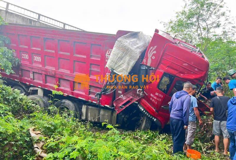 THU MUA XÁC XE TẢI XE KHÁCH Ô TÔ GIÁ CAO