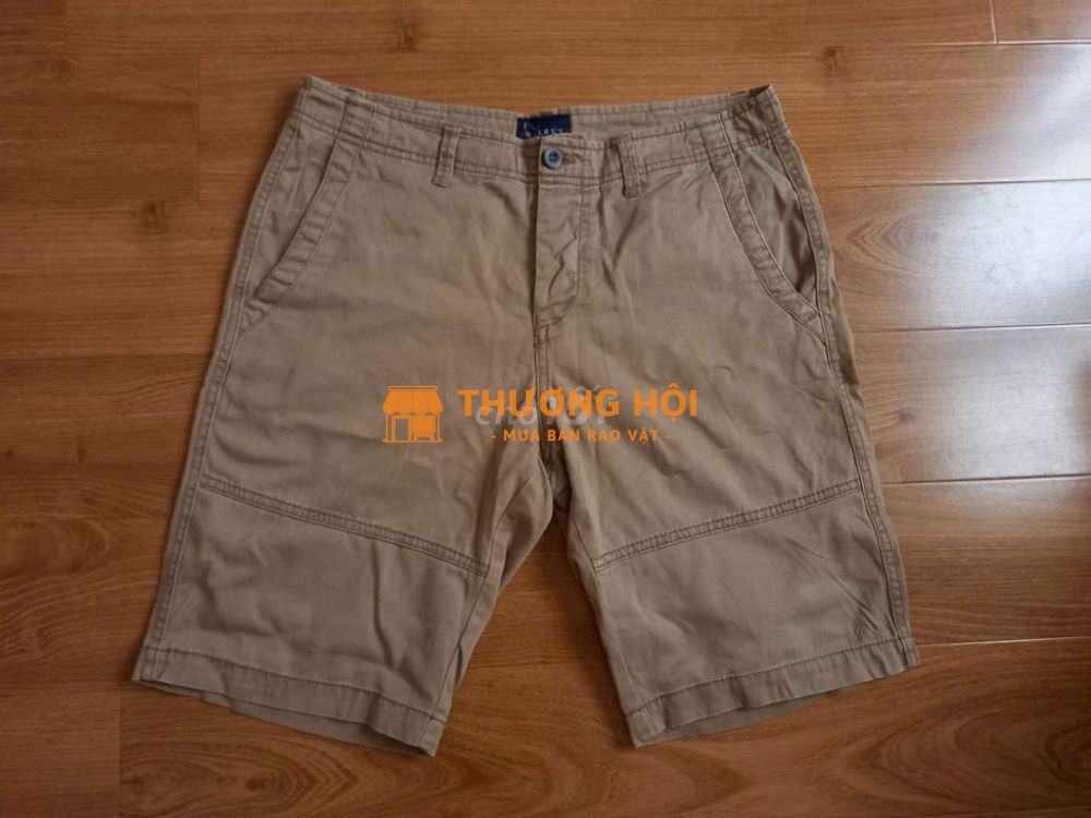 Short khaki sz 32