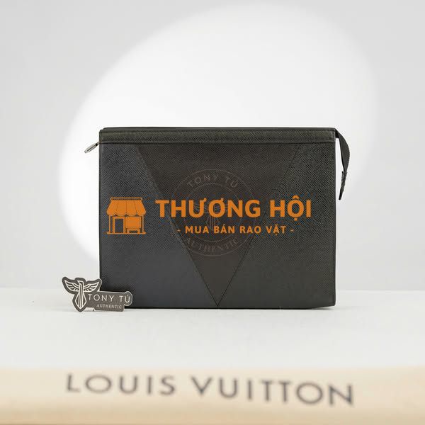 Clutch 𝐋𝐨𝐮𝐢𝐬 𝐕𝐮𝐢𝐭𝐭𝐨𝐧 𝐏𝐨𝐜𝐡𝐞𝐭𝐭𝐞 𝐕𝐨𝐲𝐚𝐠𝐞 𝐌𝐌 𝐓𝐚𝐢𝐠𝐚 (Đen/Đỏ rượu/Xanh Navy) - TTA5137