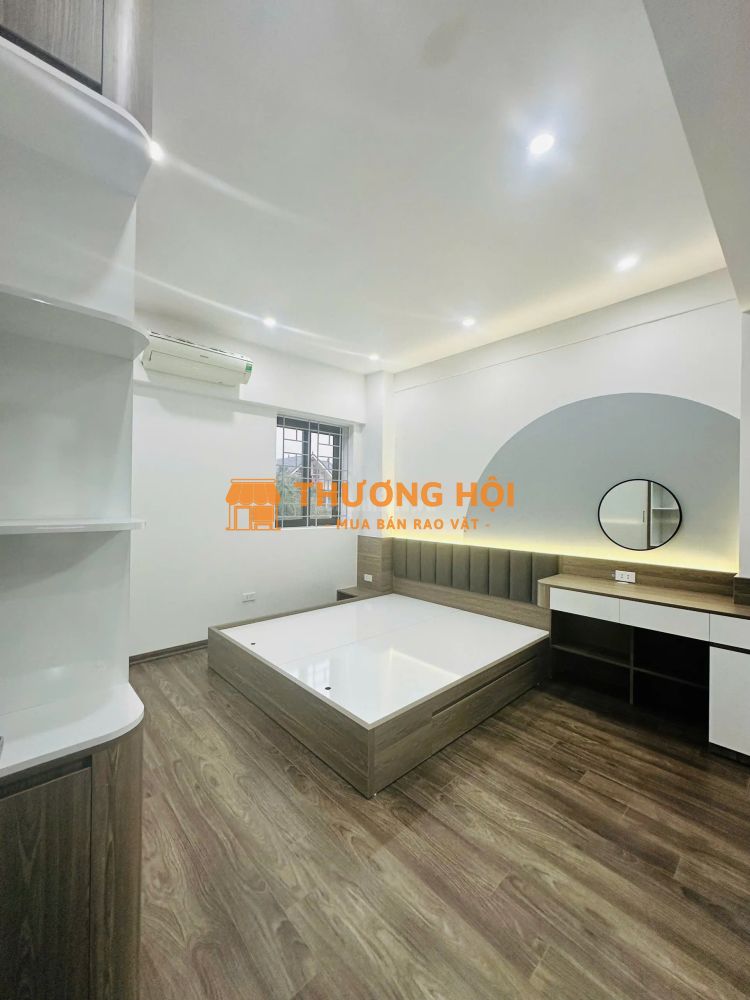 Bán căn hộ chung cư Imperial 1 Plaza Định Công, quận Thanh Xuân, sổ đỏ, 79m2, 2 ngủ, giá 5.x tỷ