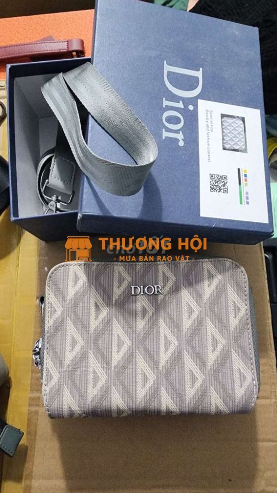 Thanh lý túi đeo chéo