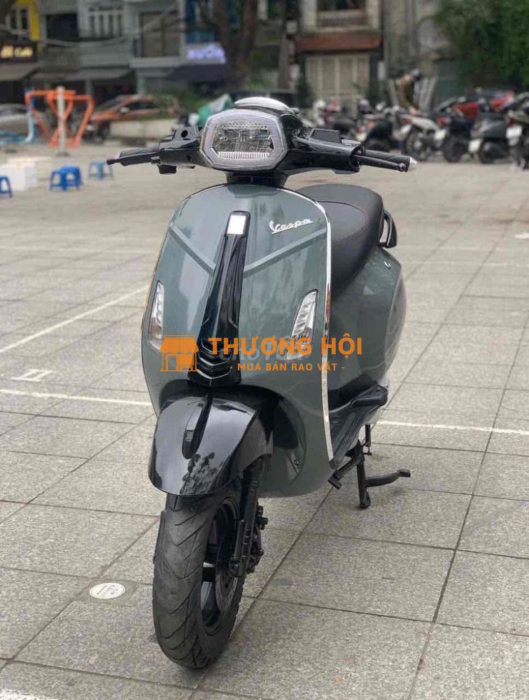 vespa xanh xi măng đèn vuông cao cấp mới 90%