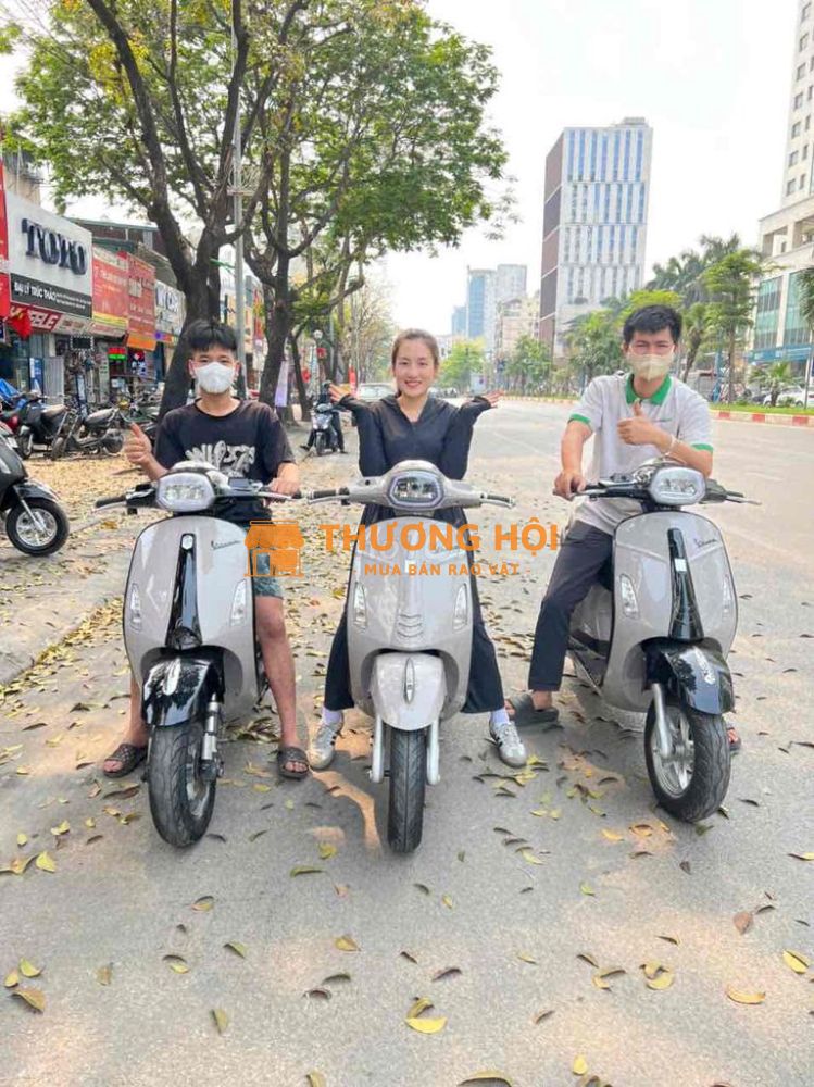 Xe điện Vespa xám trà sữa đèn vuông đủ giấy tờ