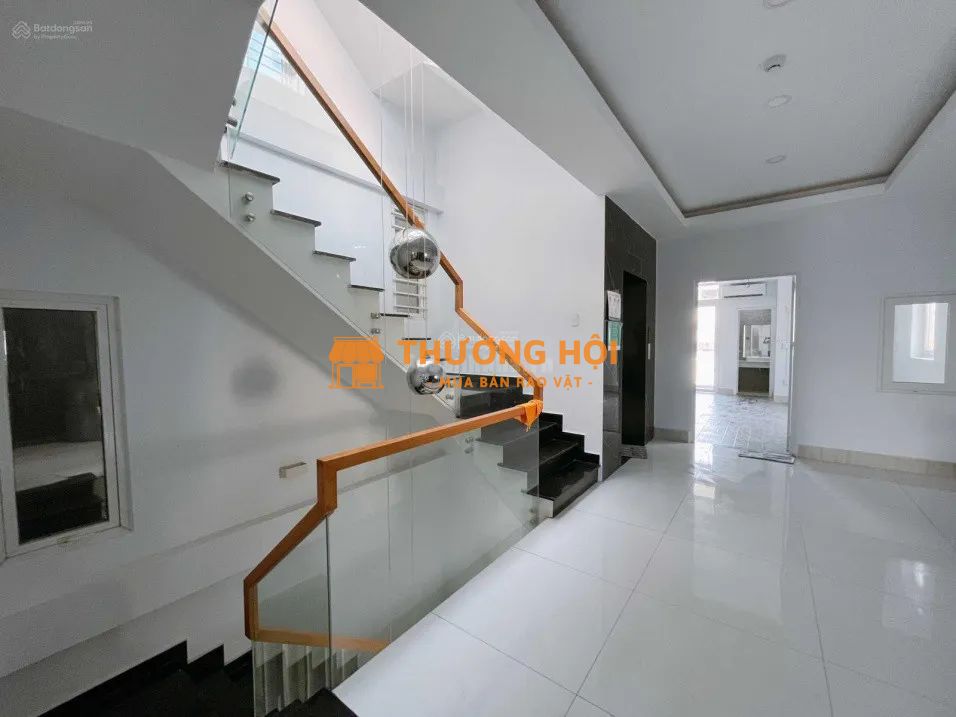 Phòng trọ ký túc xá quận 11 chỉ 950k bao điện nước, wifi, máy lạnh, vệ sinh