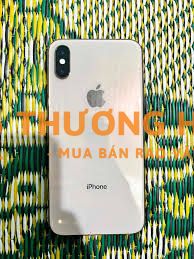Bán chiếc điện thoại IP XS 64 bản quốc tế màu vàng đang dùng