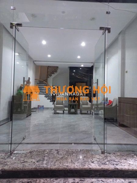 Bán nhà ngõ Kim mã, diện tích 63m2 xây 7 tầng thang máy, nội thất hiện đại, sân thượng view công